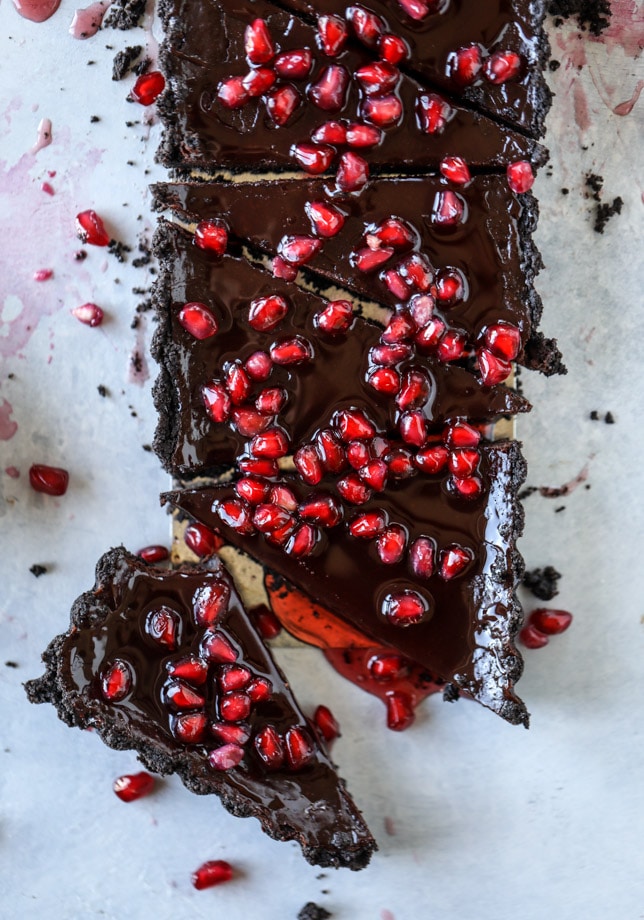 黑暗巧克力乳脂生成石榴馅饼我嚎叫着#chocolate #pomegranate #dessert