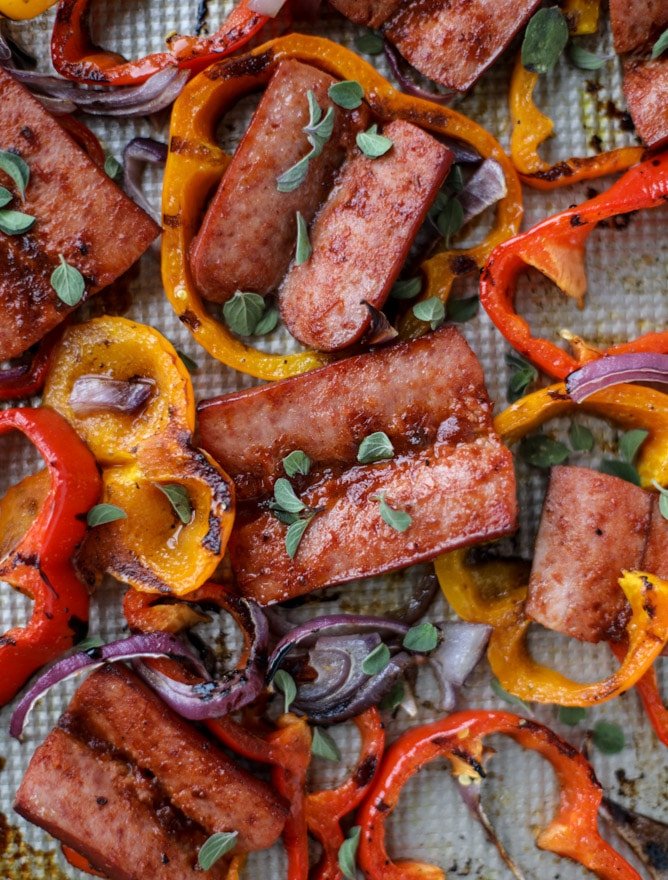 薄片锅熏香肠和辣椒i howsweeteats.com #sheetpan #smoked #sausage #turkey #healthy